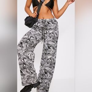 PrettyLittleThing Wide Leg Pants